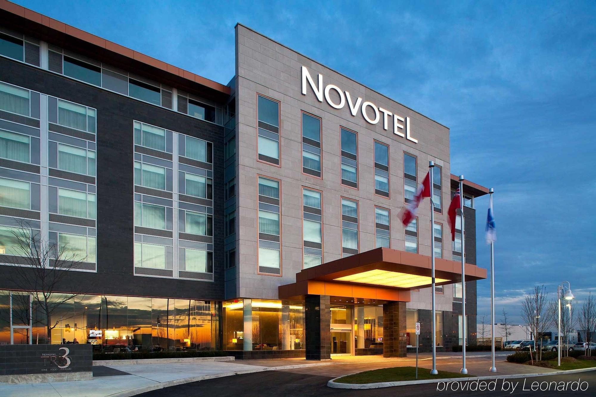 Hotel Novotel Toronto Centre 3*