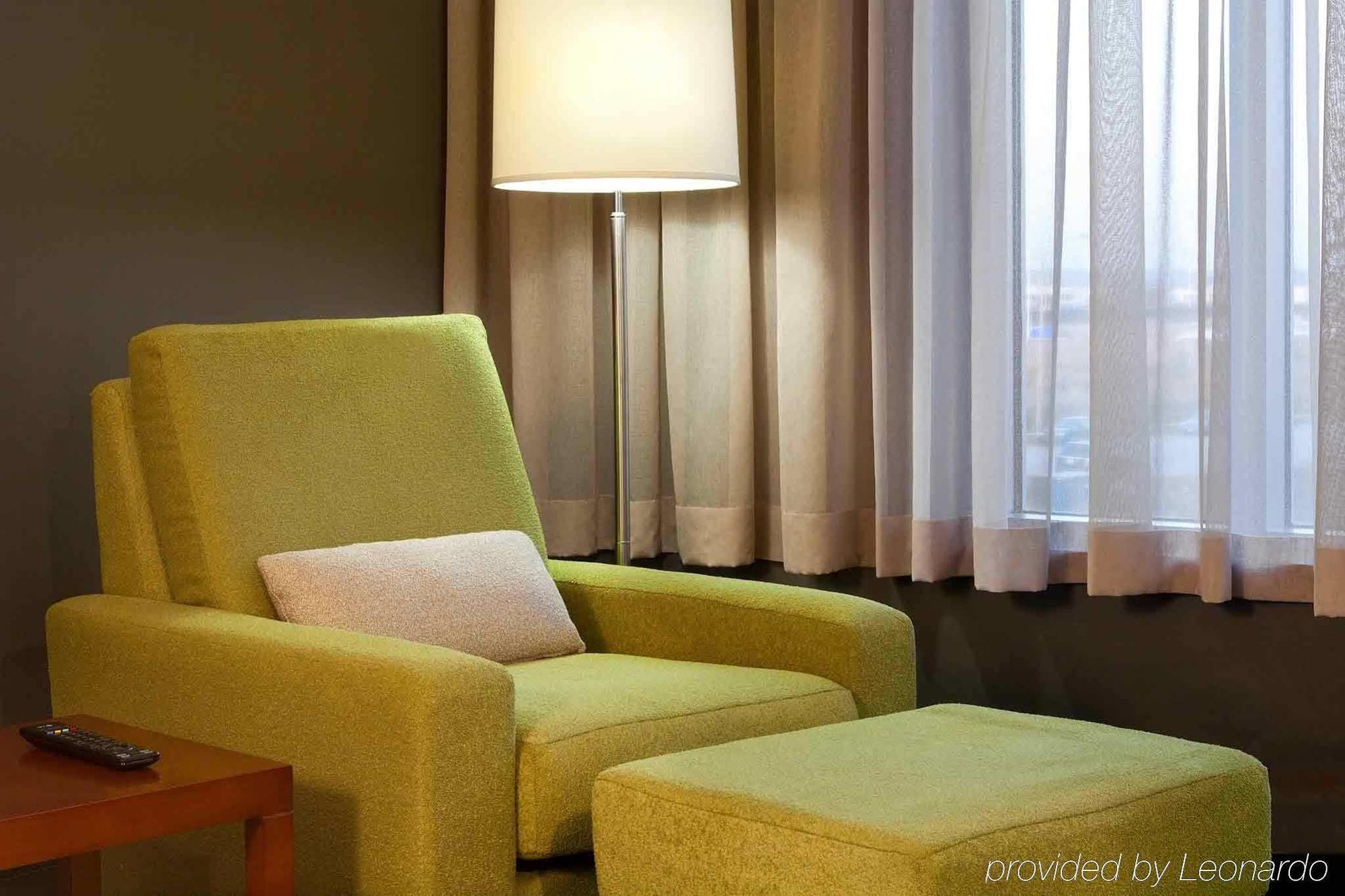Novotel Toronto Centre Hotel