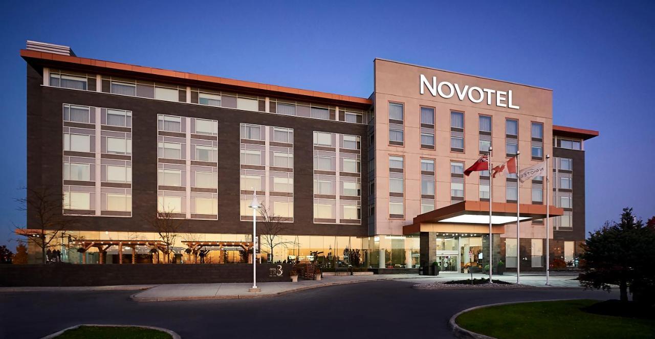 Novotel Toronto Centre 3*